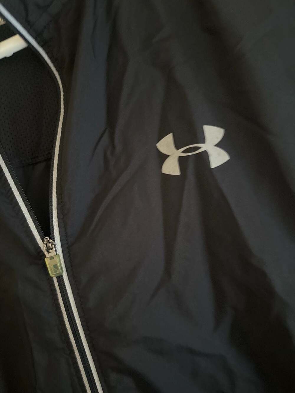 Under Armour Storm Run Full Zip Fitted Athletic Vest Size Large Black Pink - Picture 2 of 6